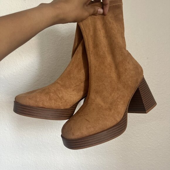 Sugar Faux Suede Cognac Soft Upper Fabric High Ankle Boots WOMEN'S SIZE: 6 - Picture 7 of 7
